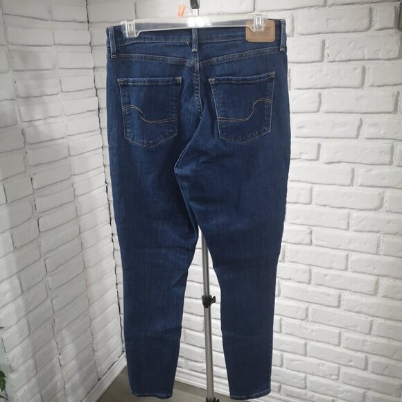 Signature by Levi Strauss Ladies Size 30/30 Medium Wash Skinny Jeans - Picture 2 of 14